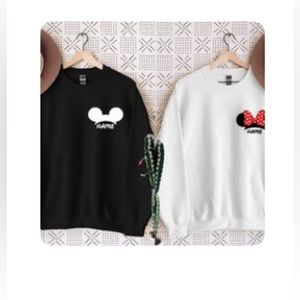 Disney Minnie Sweatshirt w/ Name Lisa (New) - Medium